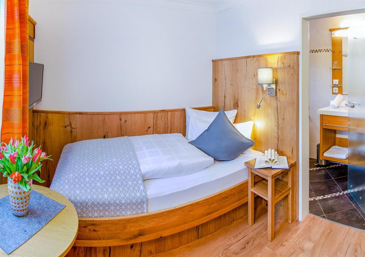 Glashotel Hotel 4*